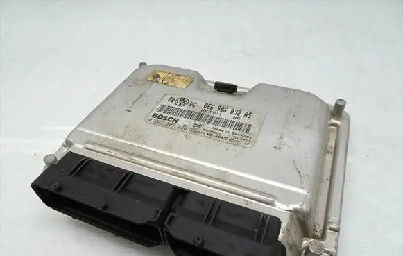 Volkswagen PASSAT B5.5 Engine control unit/module 066906032AS 0261207880