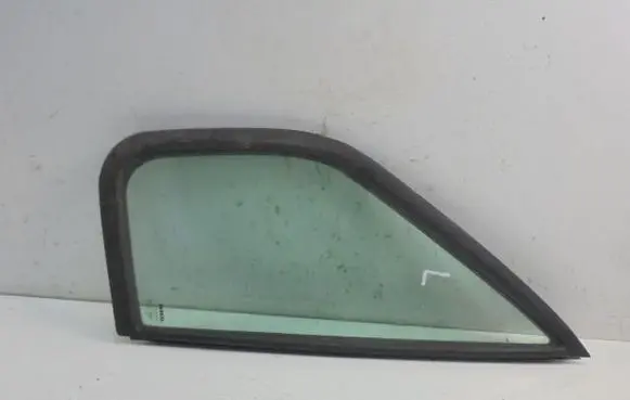 Iveco Daily 35.8 - 9 Front triangle window/glass 