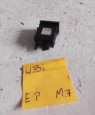 Volkswagen PASSAT B5 Windscreen/window heater switch 3B0959621C