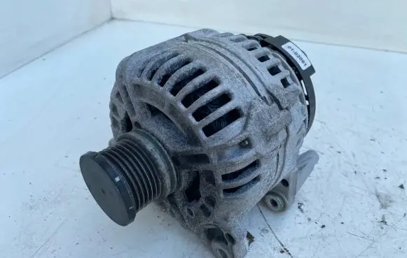 Volkswagen Golf VII Generator/alternator 190411 P0685982