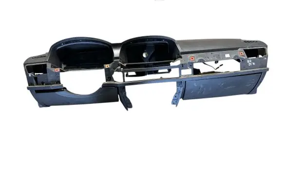 BMW 7 E65 E66 Dashboard 70024159