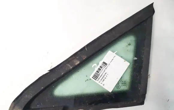 Volkswagen Golf VII Front triangle window/glass 