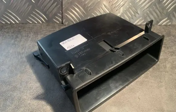 BMW 7 F01 F02 F03 F04 Dashboard storage box/compartment 9113674