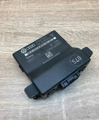 Volkswagen PASSAT B6 Gateway control module 3C0907530C 3C0907951A