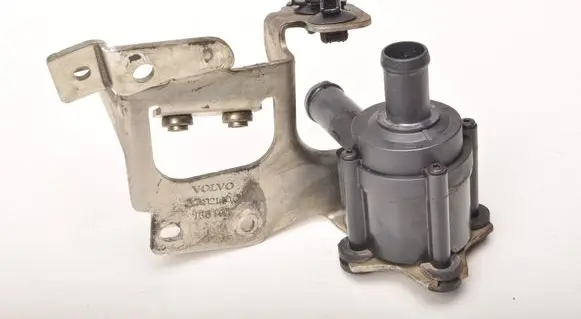 Volvo XC90 Water pump 31657307