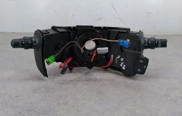 Renault Clio III Wiper turn signal indicator stalk/switch 8200906794