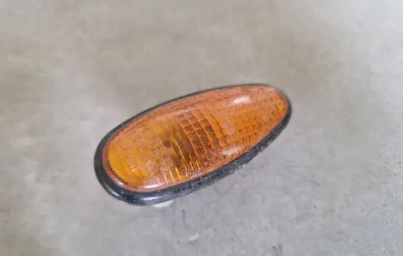 Mitsubishi Pajero Sport I Front fender indicator light 