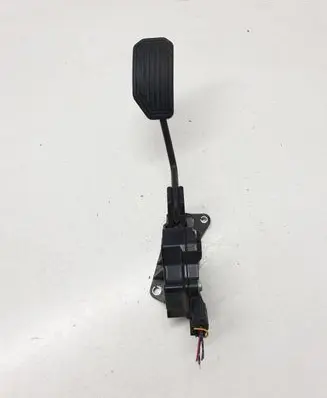 Toyota RAV 4 (XA30) Accelerator throttle pedal 7811042030