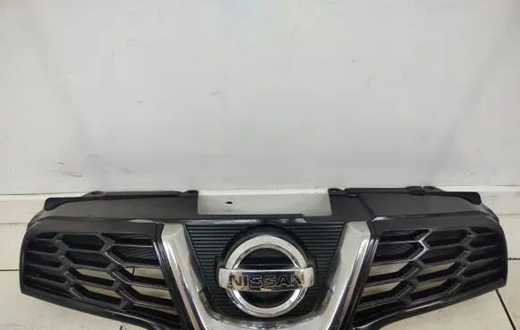 Nissan Qashqai+2 Front bumper upper radiator grill 62310BR00A