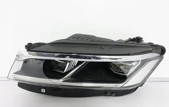 Volkswagen Touareg III Headlight/headlamp 761941035B