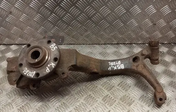 Volkswagen PASSAT B5 Front wheel hub 8D0407257AC
