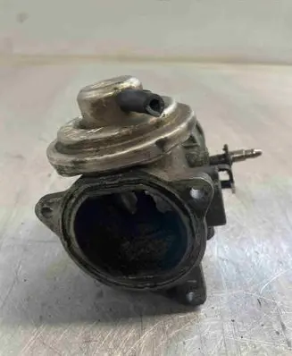 Audi A4 S4 B6 8E 8H EGR valve 038129637L