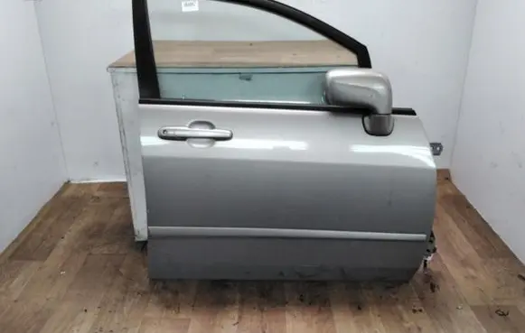 Suzuki Liana Front door
