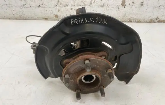 Toyota Prius+ (ZVW40) Front wheel hub