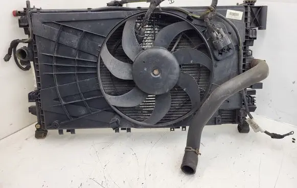 Opel Insignia A Radiator set P8647006 S8109001 13241726