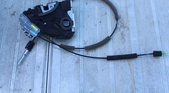 Lexus UX Front door lock