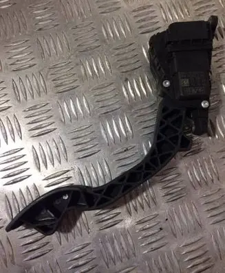 Ford Focus C-MAX Accelerator throttle pedal 3M519F836AH