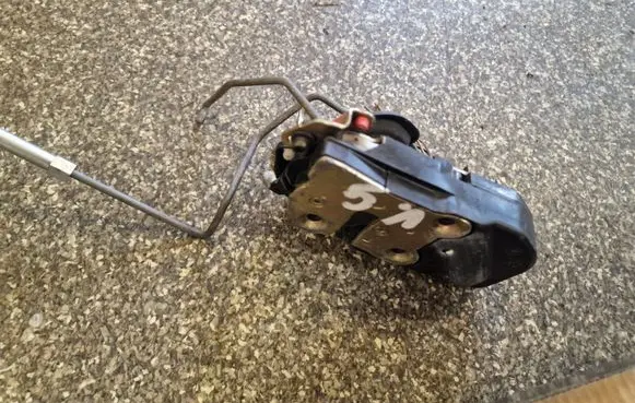Chrysler 300 - 300C Rear door lock