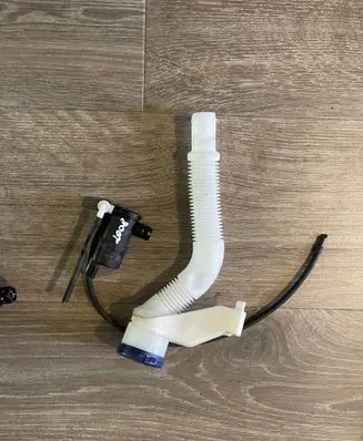 Peugeot 2008 II Windscreen/windshield washer pump 9825893480