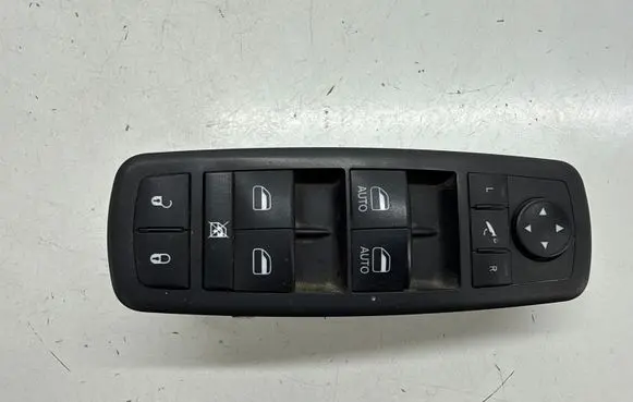 Dodge RAM Electric window control switch 68262252AC 68590582AA 68262252AA
