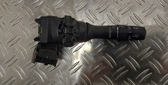 Toyota Verso Wiper control stalk 17F525 05210