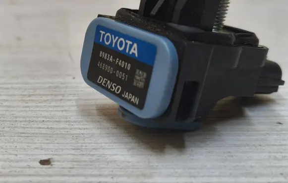 Toyota C-HR I Airbag deployment crash/impact sensor 8983AF4010 4689000051
