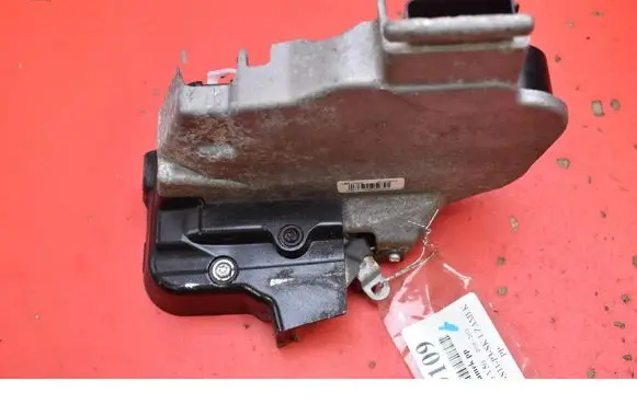 Volvo V50 Front door lock 30753663