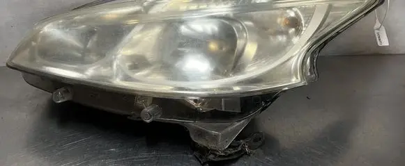Peugeot 208 Headlight/headlamp 9802221880