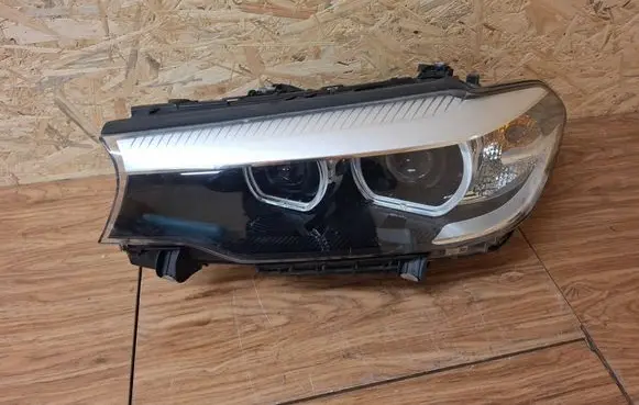 BMW 5 G30 G31 G38 Headlight/headlamp 7214953