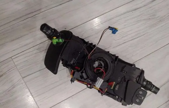 Renault Clio III Headlight wiper switch 8200245438