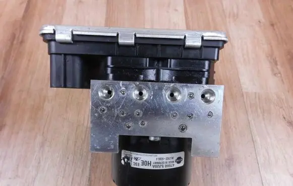 Nissan Navara D23 ABS Pump 476605JU0A 28517402003 06210922563