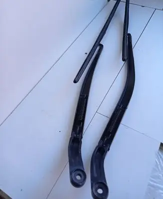 Buick Encore I Front wiper blade arm 2585