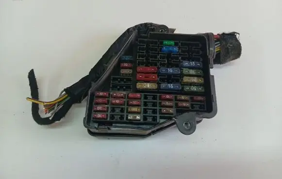 Volkswagen PASSAT B5 Fuse box set 