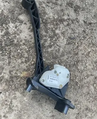 Volvo S60 Accelerator throttle pedal