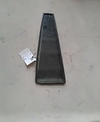 Toyota Land Cruiser (J120) Rear vent window glass 
