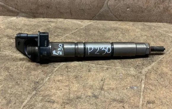 Mercedes-Benz E W212 Fuel injector A6420701387 080212