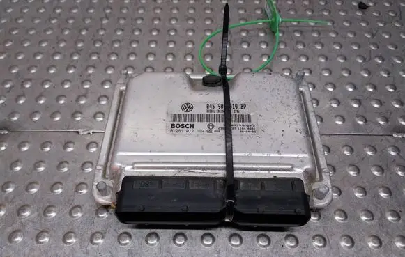 Volkswagen Polo IV 9N3 Engine control unit/module ECU S18031733 045906019BP 0281012194