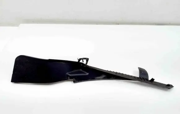 Fender trim (molding)