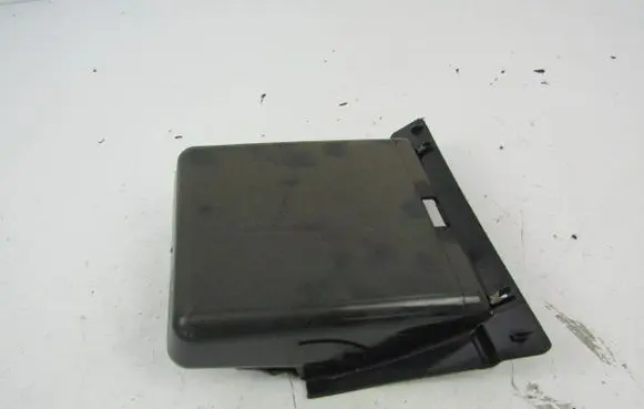 BMW X3 E83 Glove box 8223192