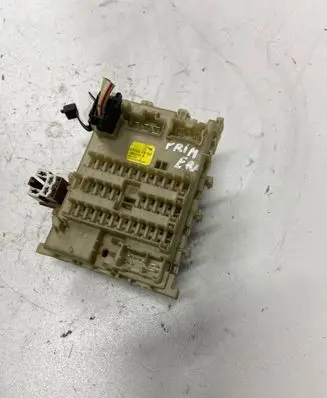 Nissan Primera Fuse box set 24350AV700 0822021