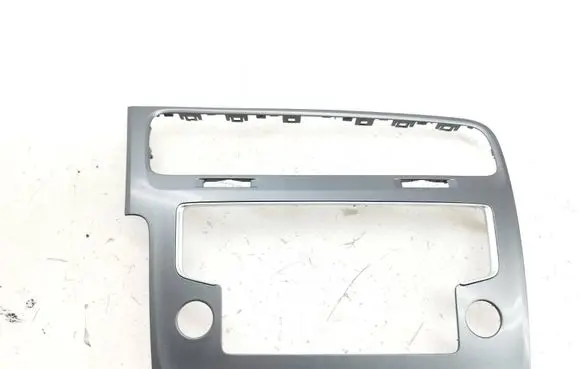 Radio/GPS head unit trim