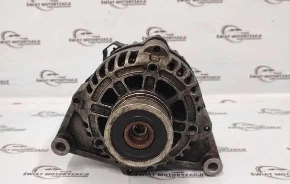 Opel Meriva A Generator/alternator 13581885