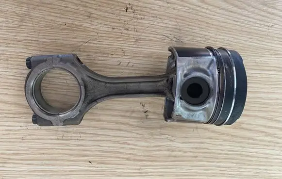 Toyota RAV 4 (XA40) Piston with connecting rod 3DA26392 86L78 BM1