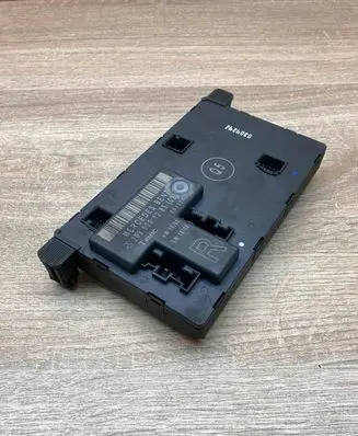 Mercedes-Benz C W203 Door control unit/module 2038201285