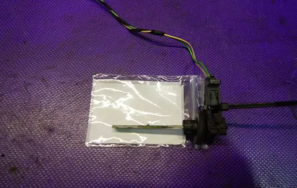 Volkswagen Polo III 6N 6N2 6NF Coolant temperature sensor 4B0820539