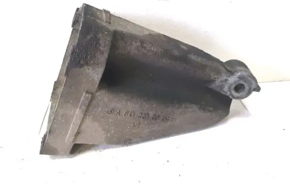 Mercedes-Benz E W211 Engine mounting bracket A6132230504