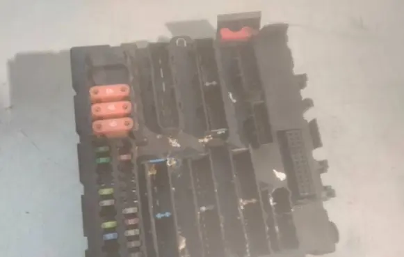 Opel Signum Fuse box set 13189923 519049506 001Z0157