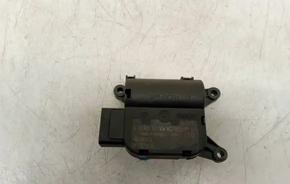 Audi A3 S3 A3 Sportback 8P Air flap motor/actuator 0132801343
