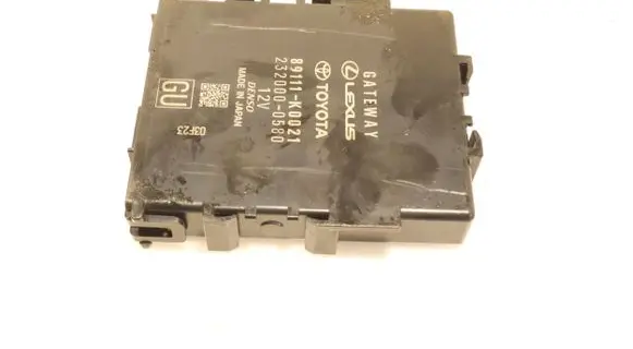 Toyota Yaris XP210 Gateway control module 232000-0580