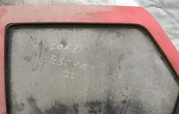 Ford Escort Rear door window glass